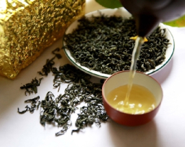 Không nên dùng chè khô đã quá hạn sử dụng