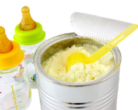 Luôn xem hạn sử dụng khi mua sữa cho bé