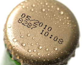 Máy In Phun Date ứng dụng trên nhãn nắp chai