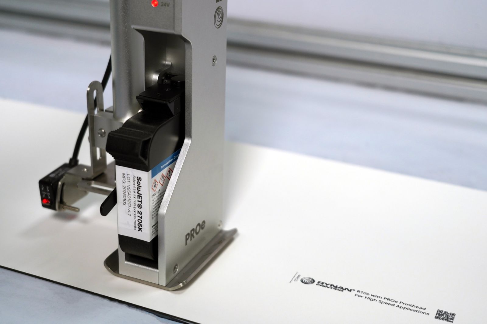 Máy in phun cho dây chuyền sản xuất